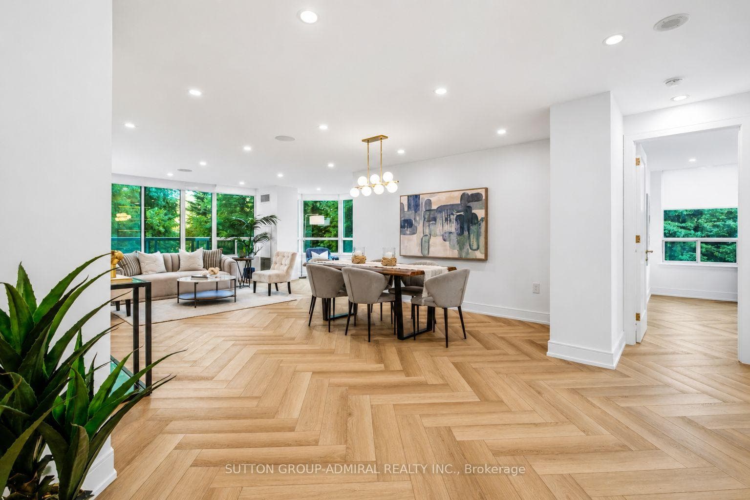 7250 Yonge Street Unit 311 photo 2
