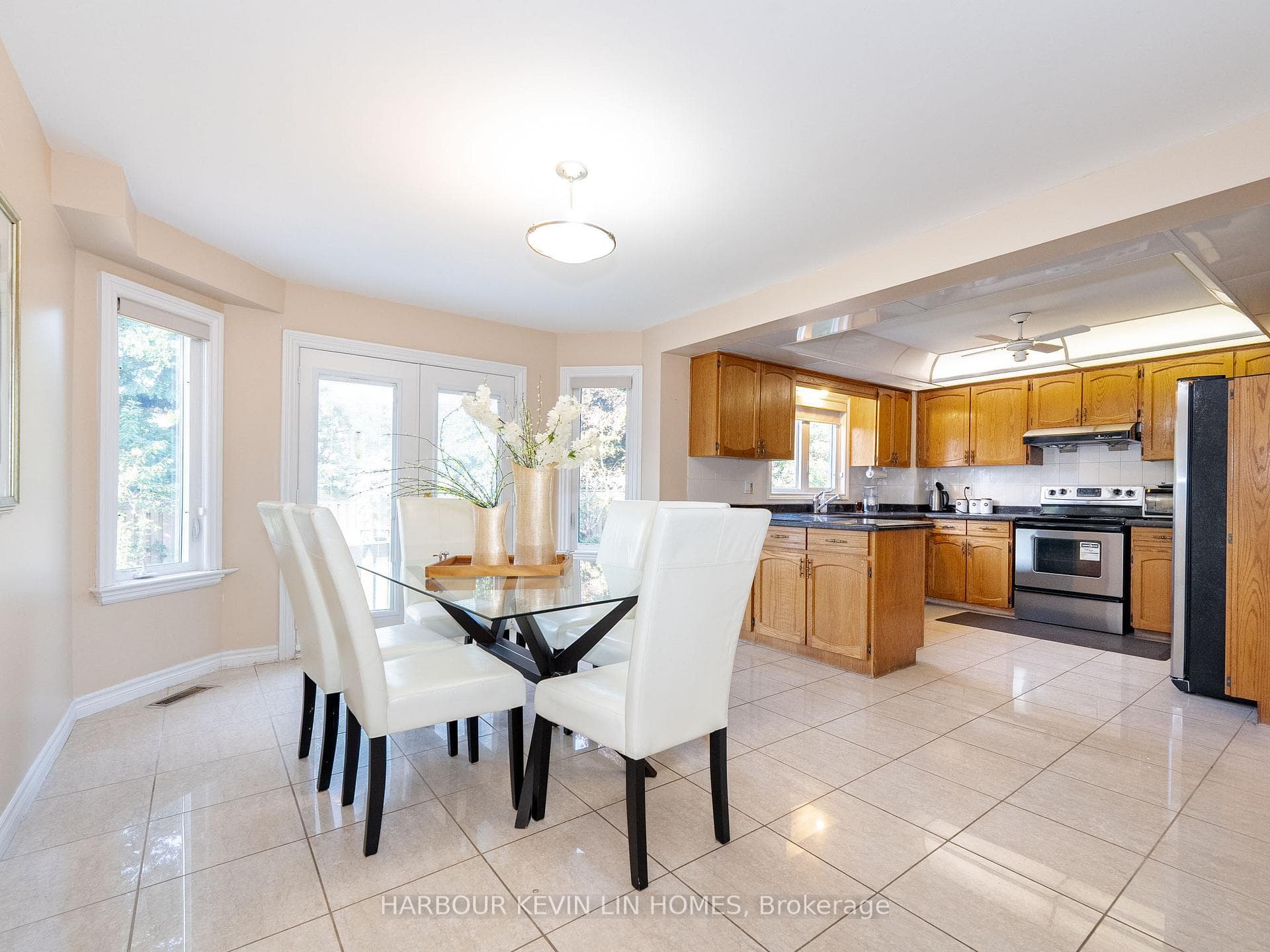 364 Valleymede Drive photo 17