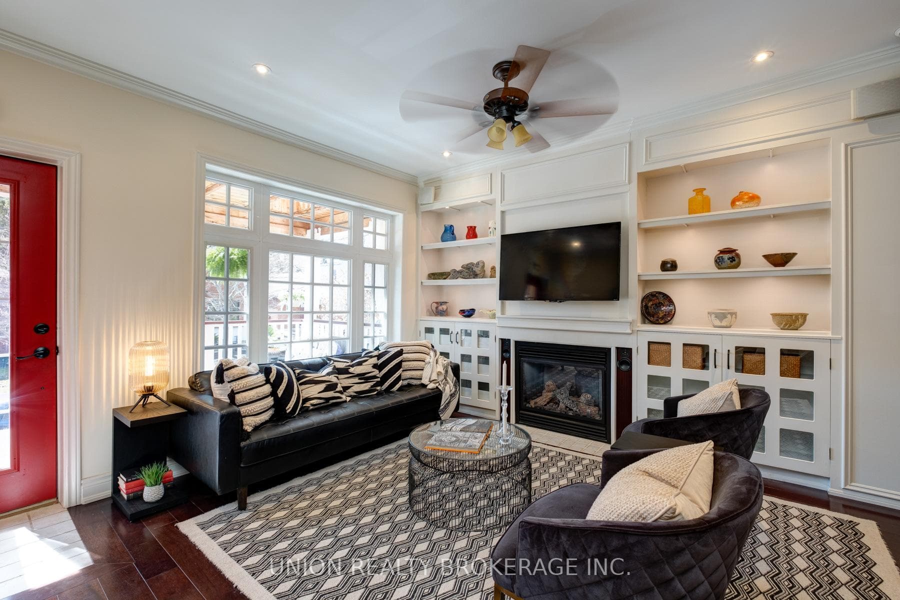 32 Richard Avenue photo 7