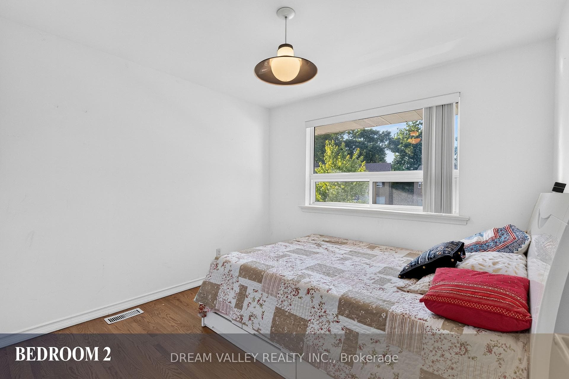 51 Sloley Road photo 19