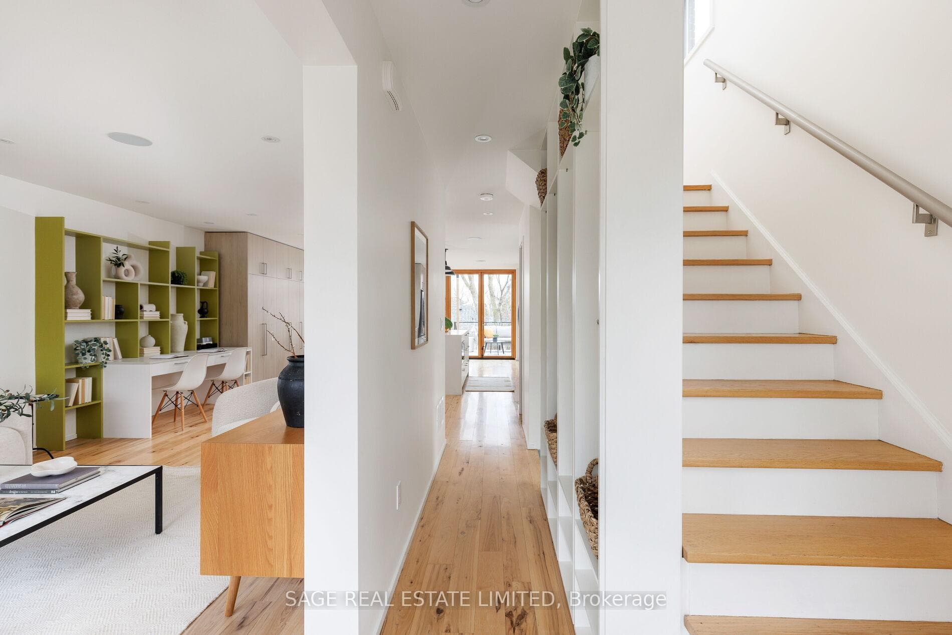 15 Woodenhill Court photo 6