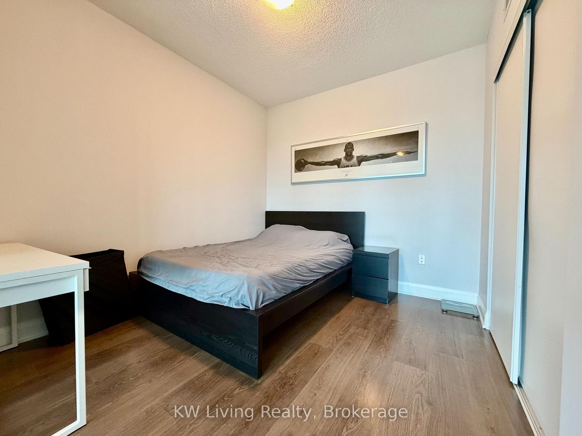 160 Vanderhoof Avenue Unit 517 photo 4