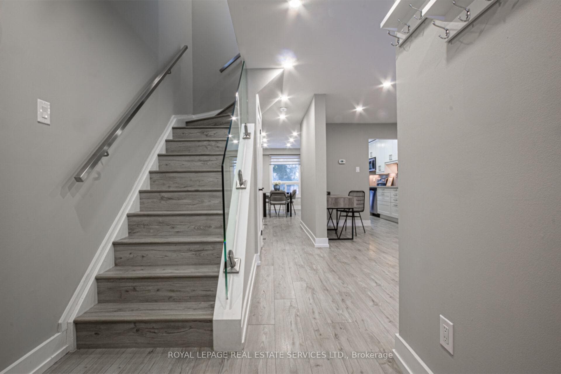 2272 Mowat Avenue Unit 76 photo 6