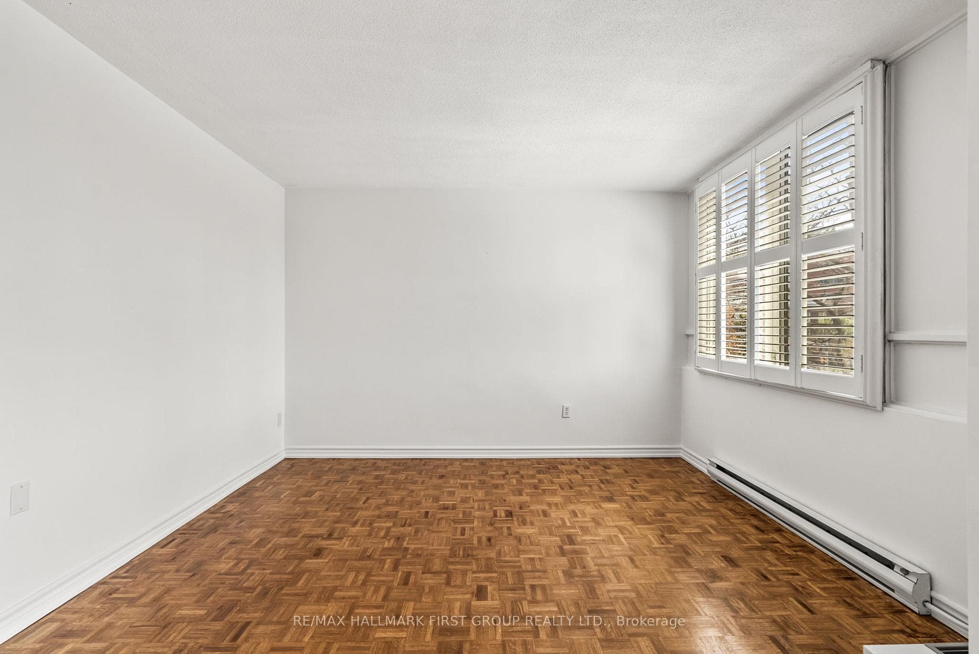 363 Simcoe Street Unit 305 photo 24