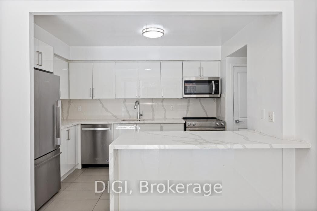 50 Prince Arthur Avenue Unit 701 photo 5