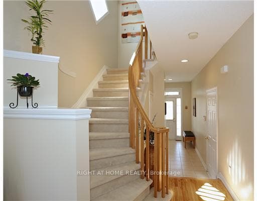 162 Gray Crescent photo 8