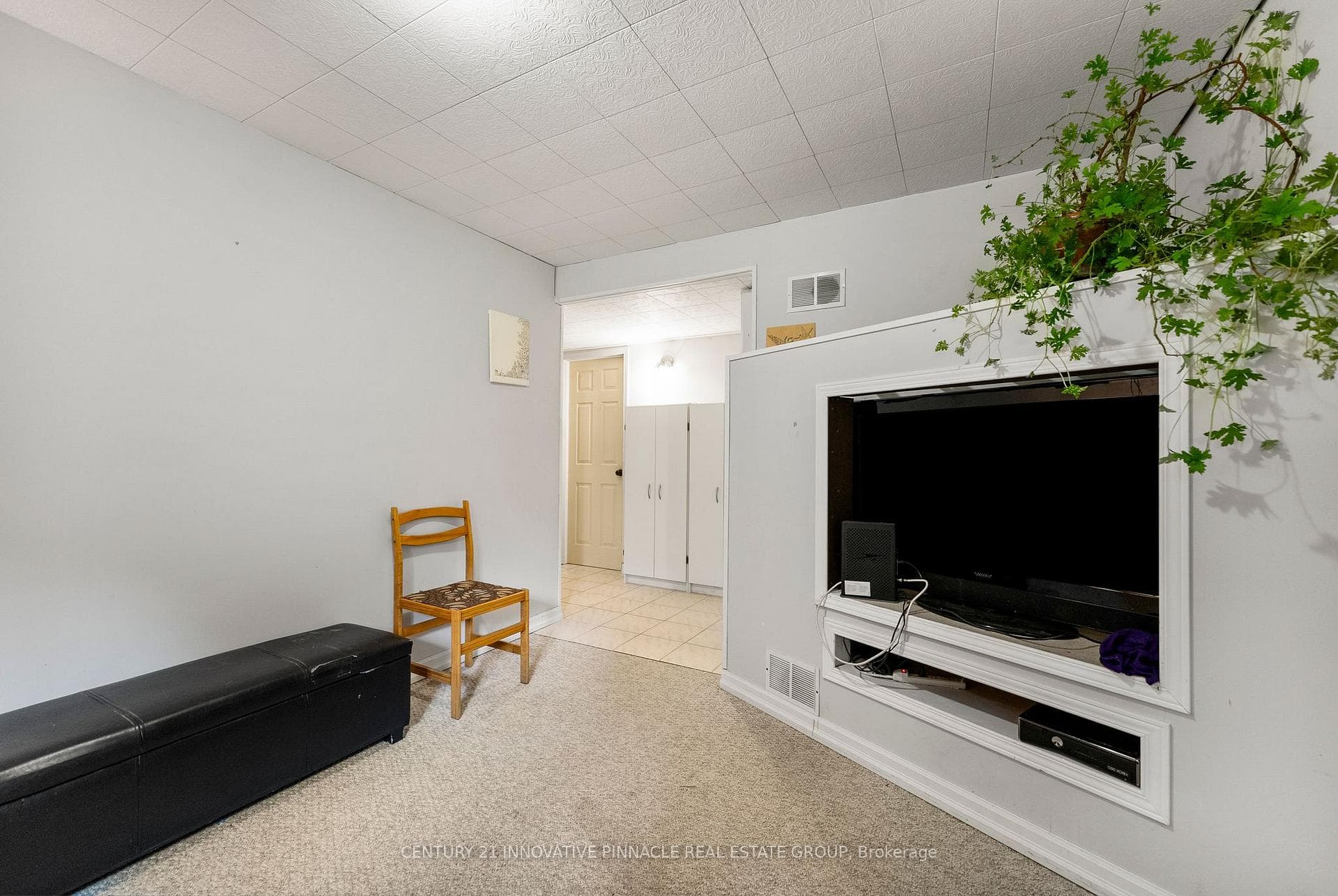 594 Herbert Street photo 20
