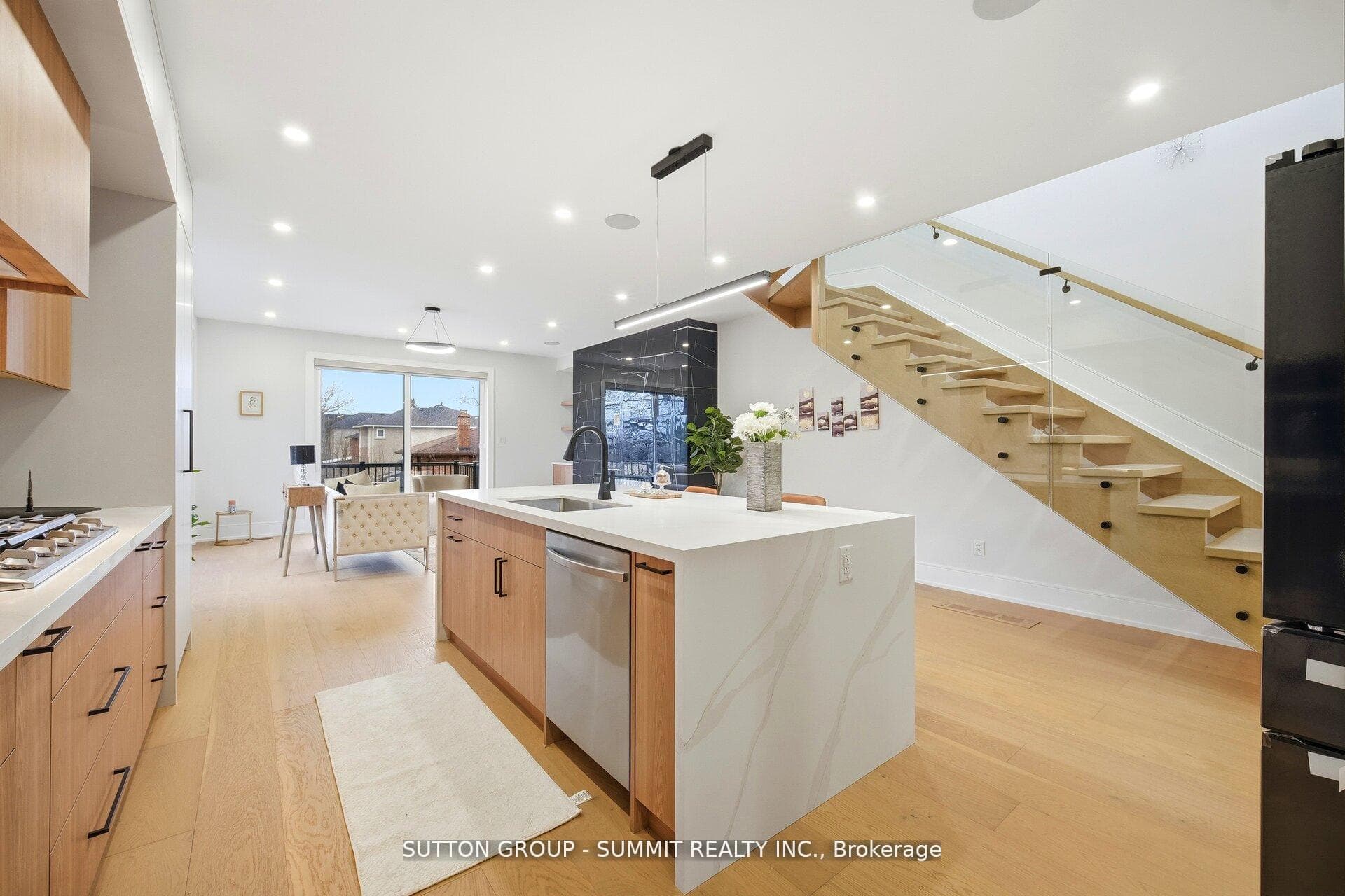 1228 Alexandra Avenue photo 13