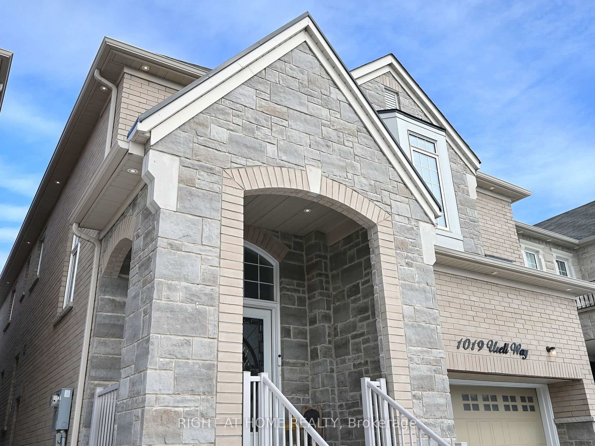 1019 Urell Way photo 3