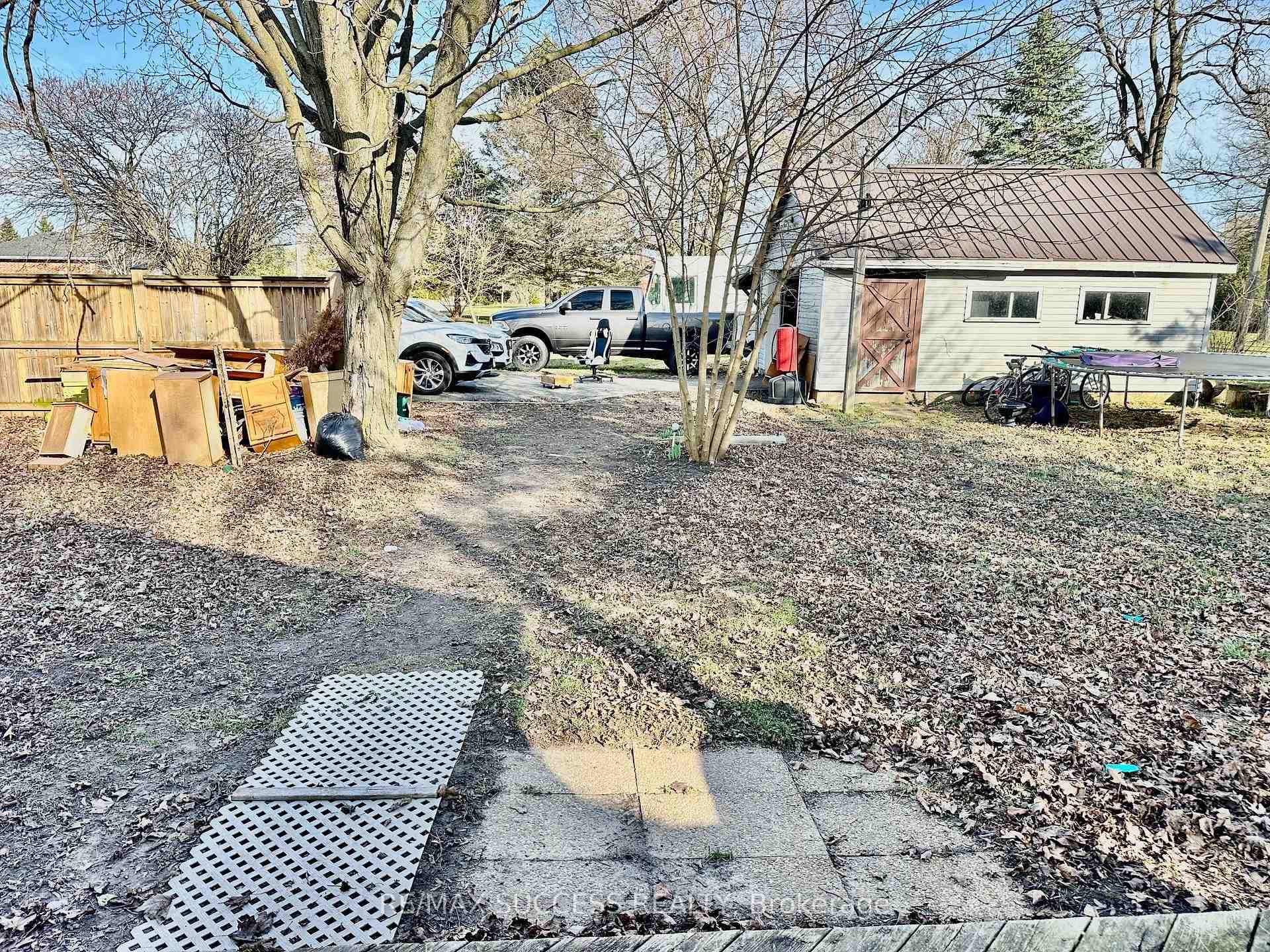 738 MOUNT PLEASANT Road photo 17