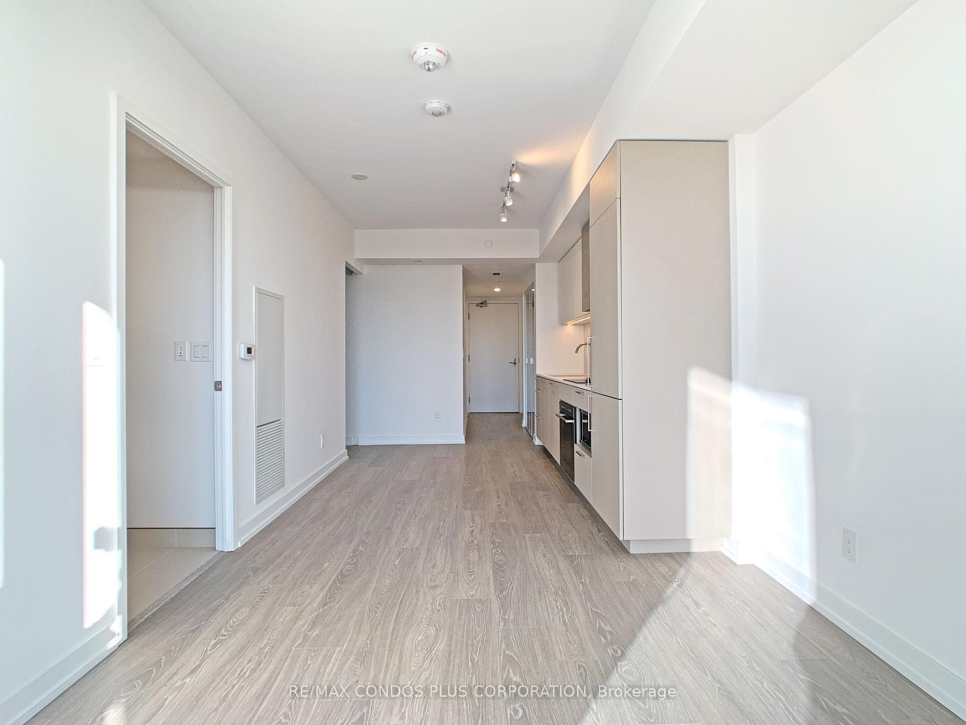 19 Western Battery Road Unit 3511 photo 2