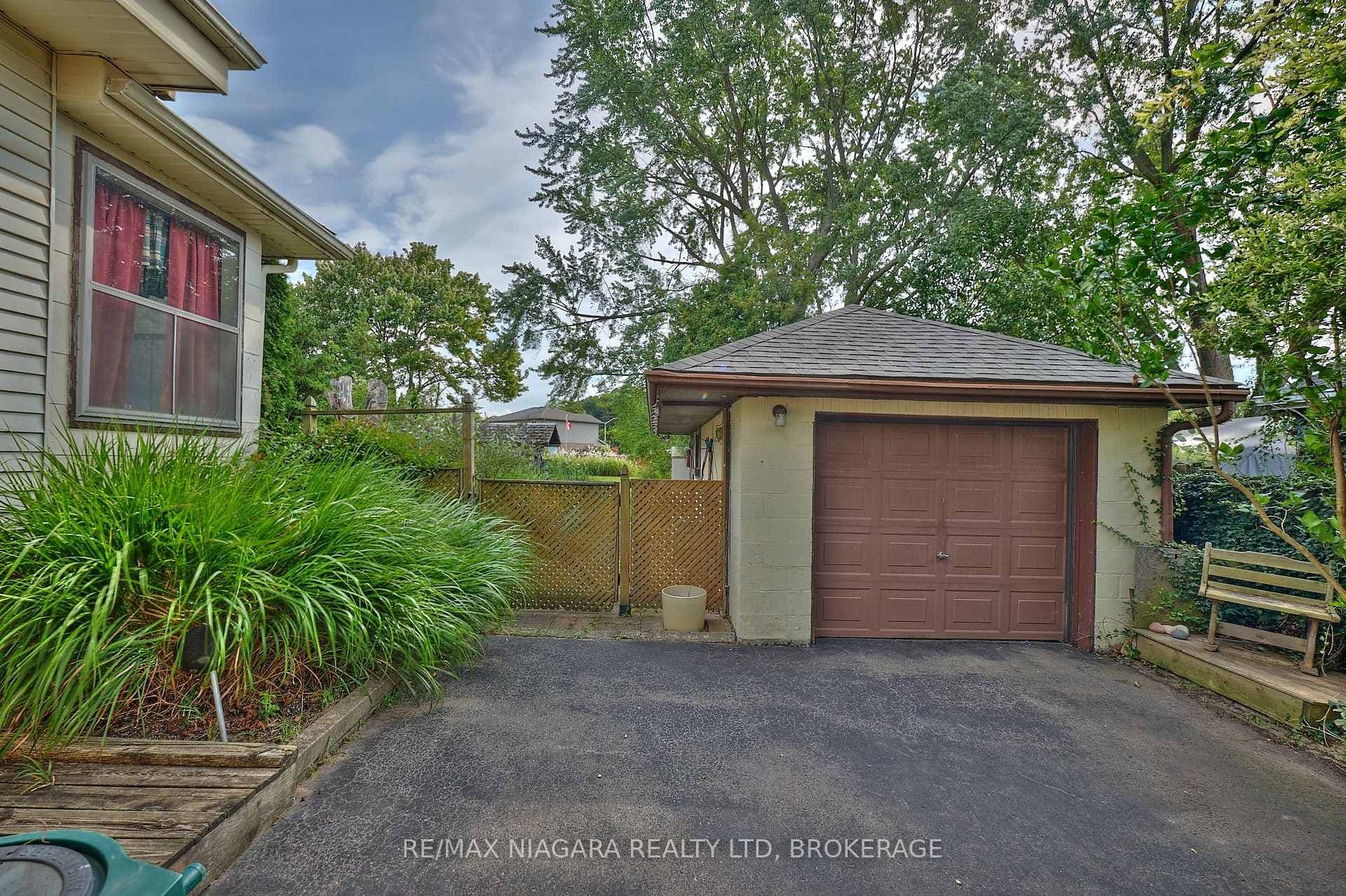 6112 Montrose Road photo 8