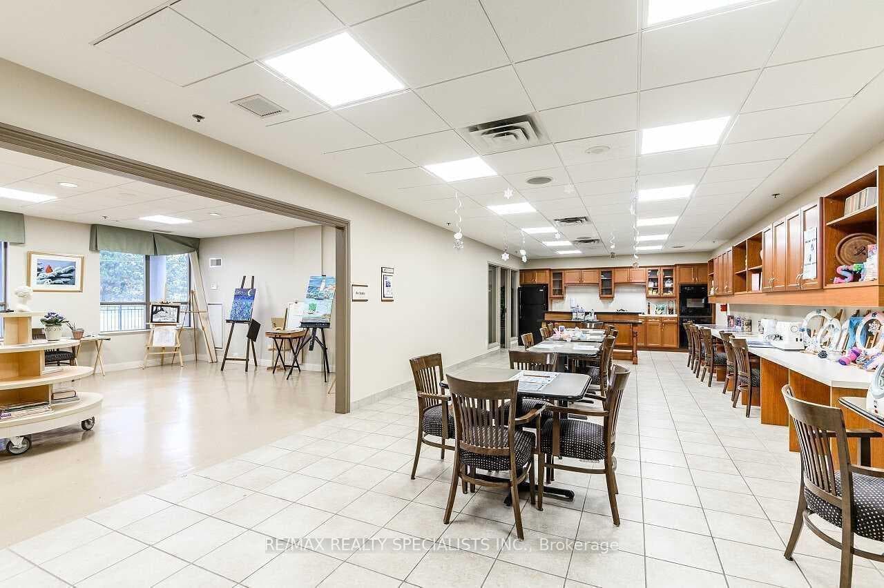 830 Scollard Court Unit 305 photo 44