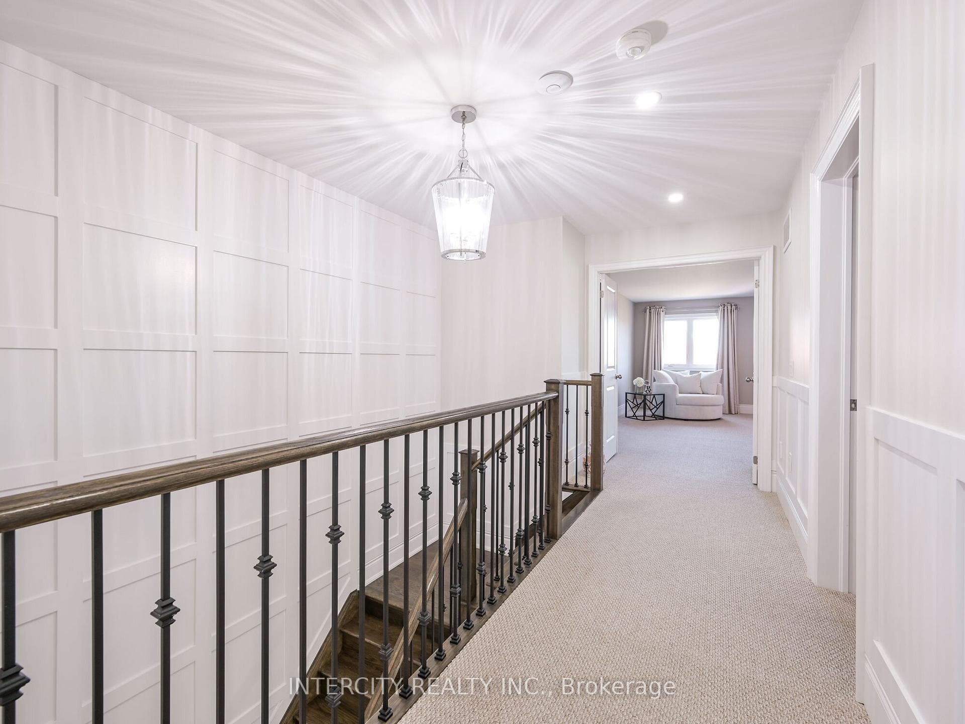 180 Newhouse Boulevard photo 18