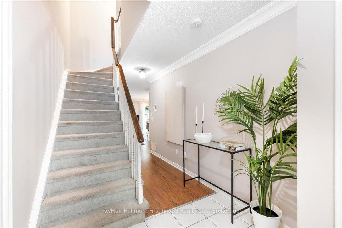 9 Alexis Way photo 14