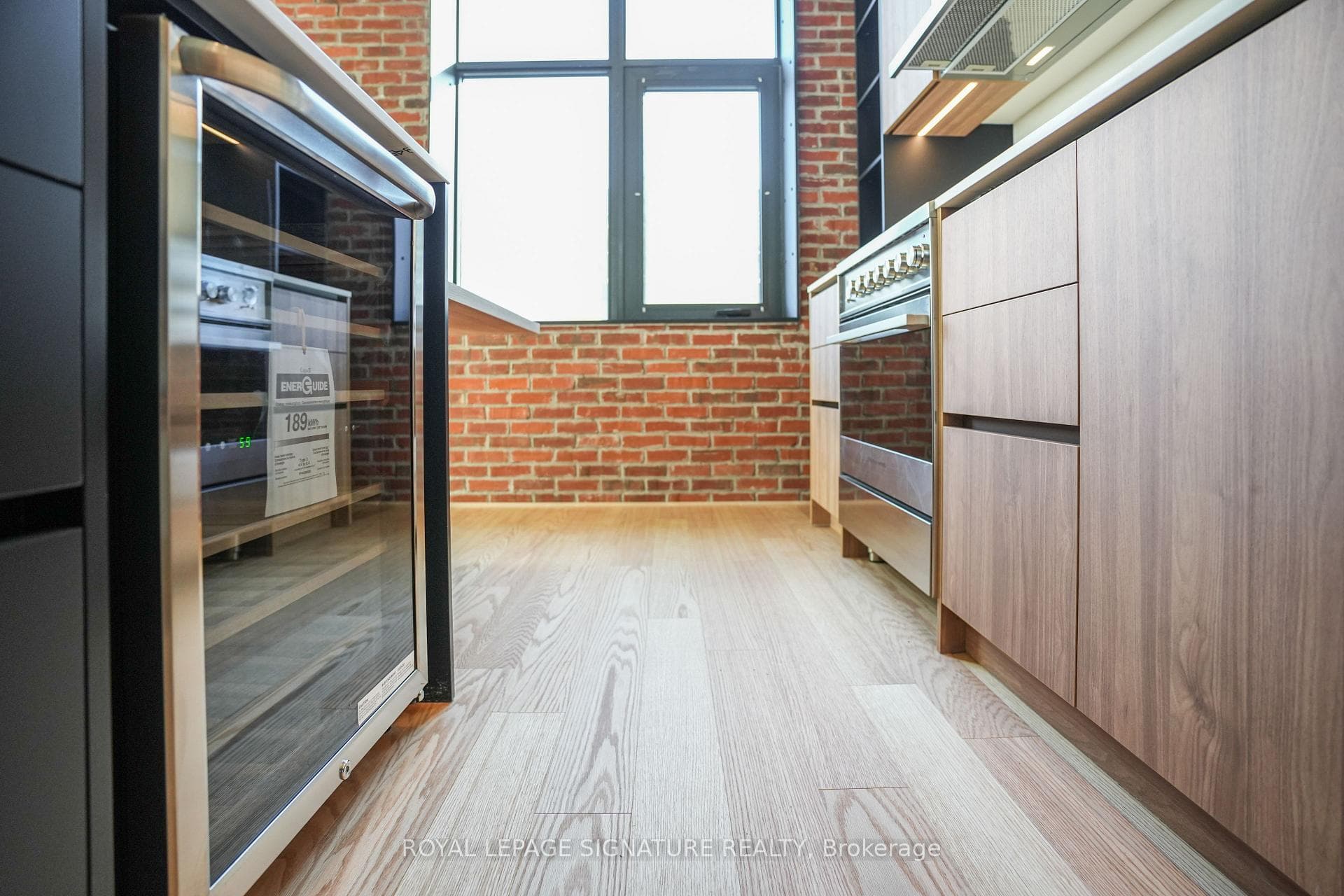 150 Logan Avenue Unit 403 photo 6