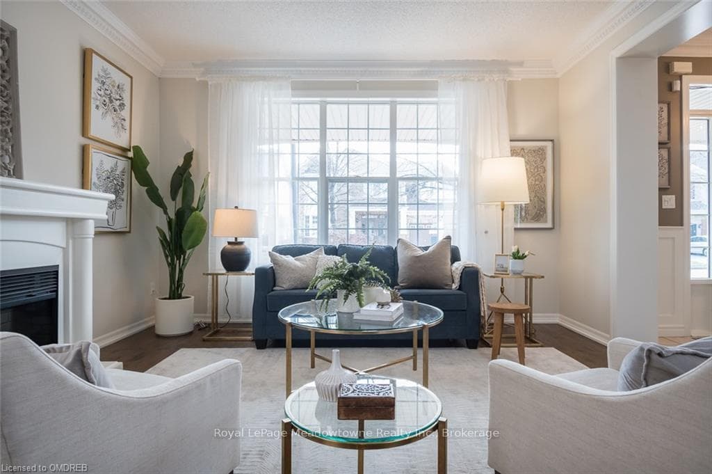 Big bright front window lets in a lot of natural l