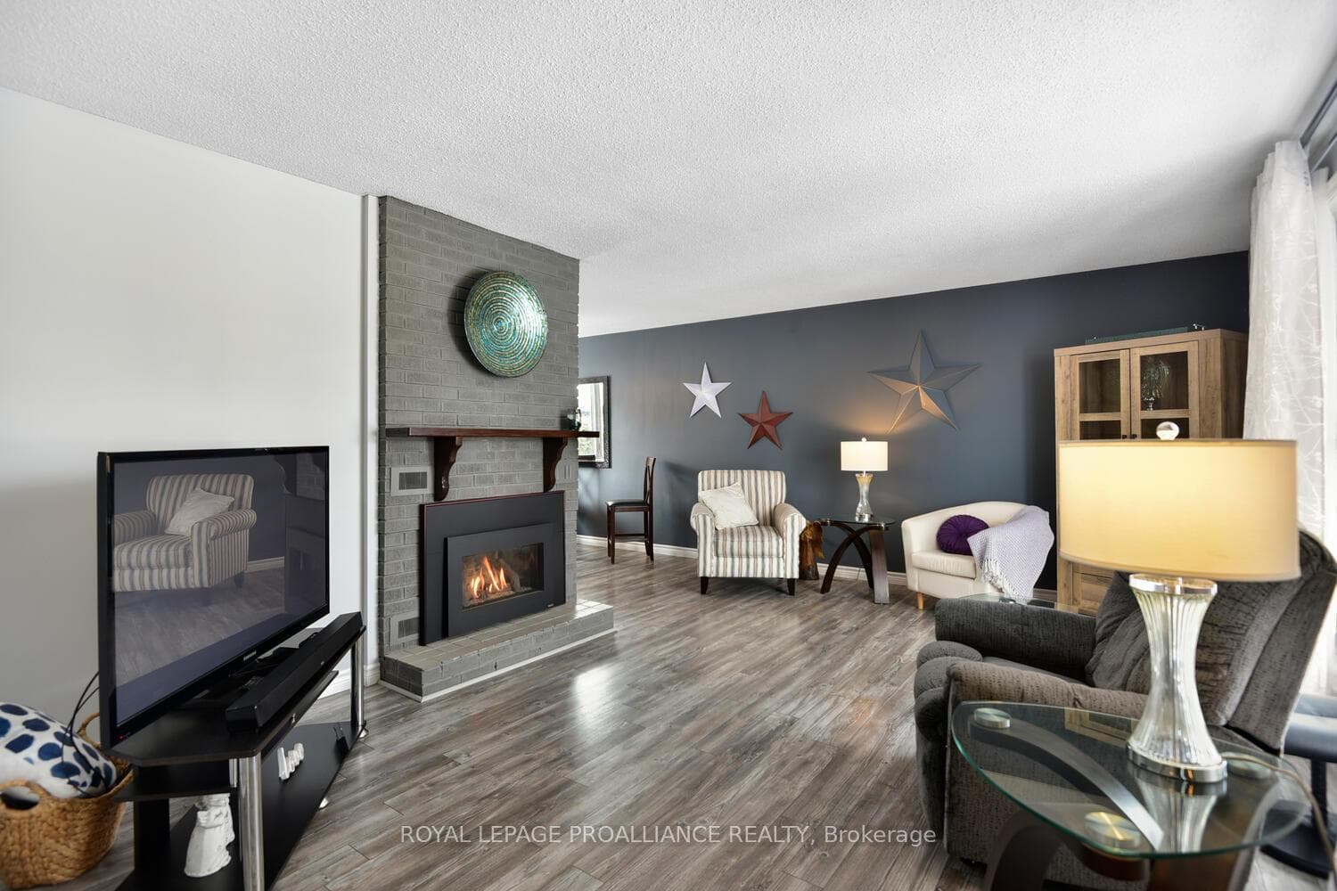 830 Joseph Street photo 3