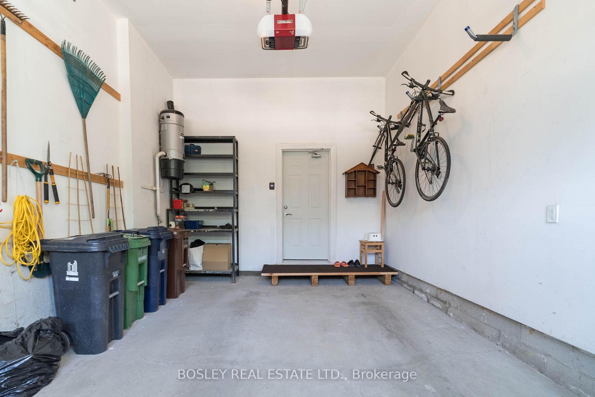 61 Rykert Crescent photo 36