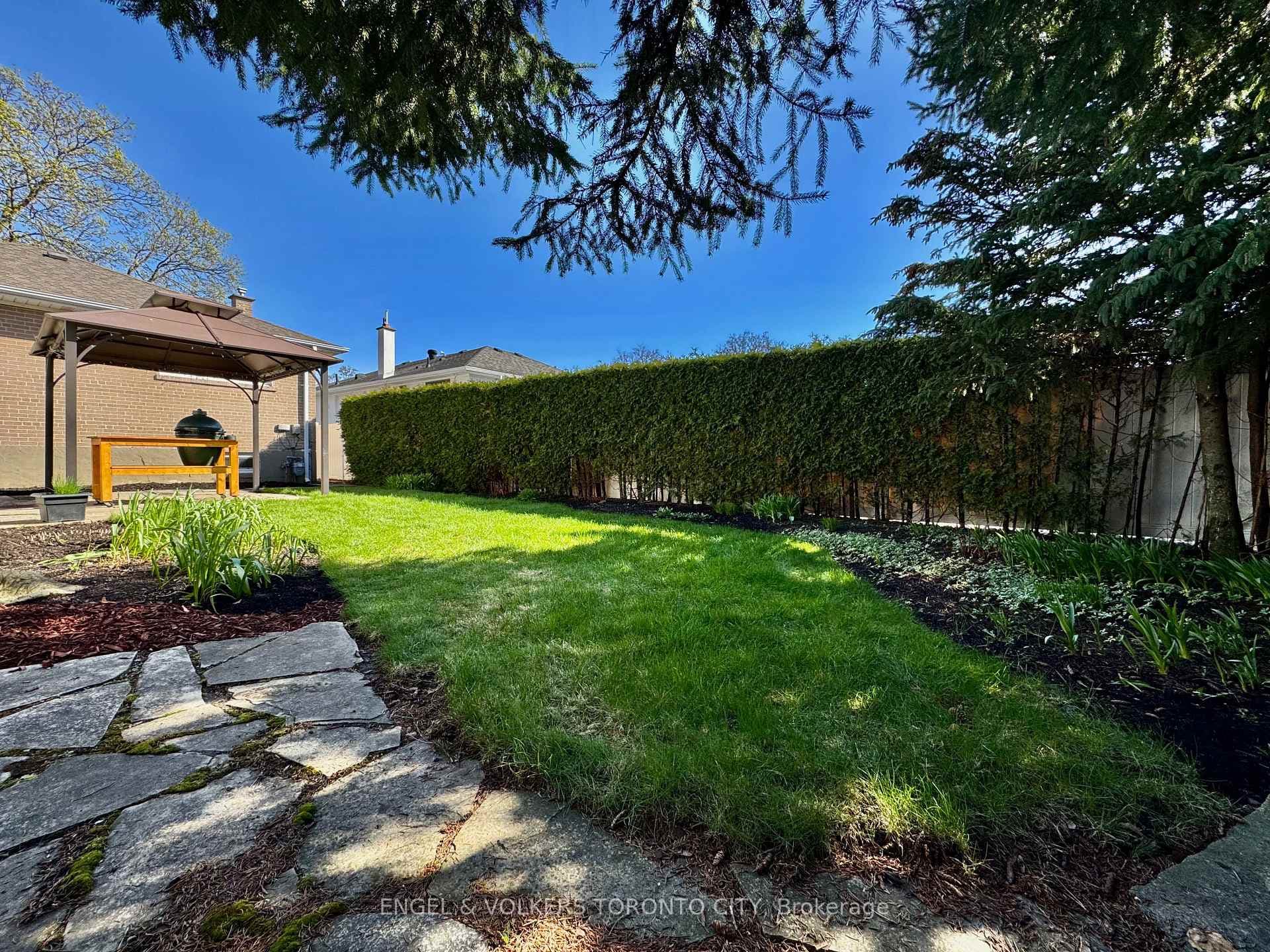 41 Paragon Road photo 43