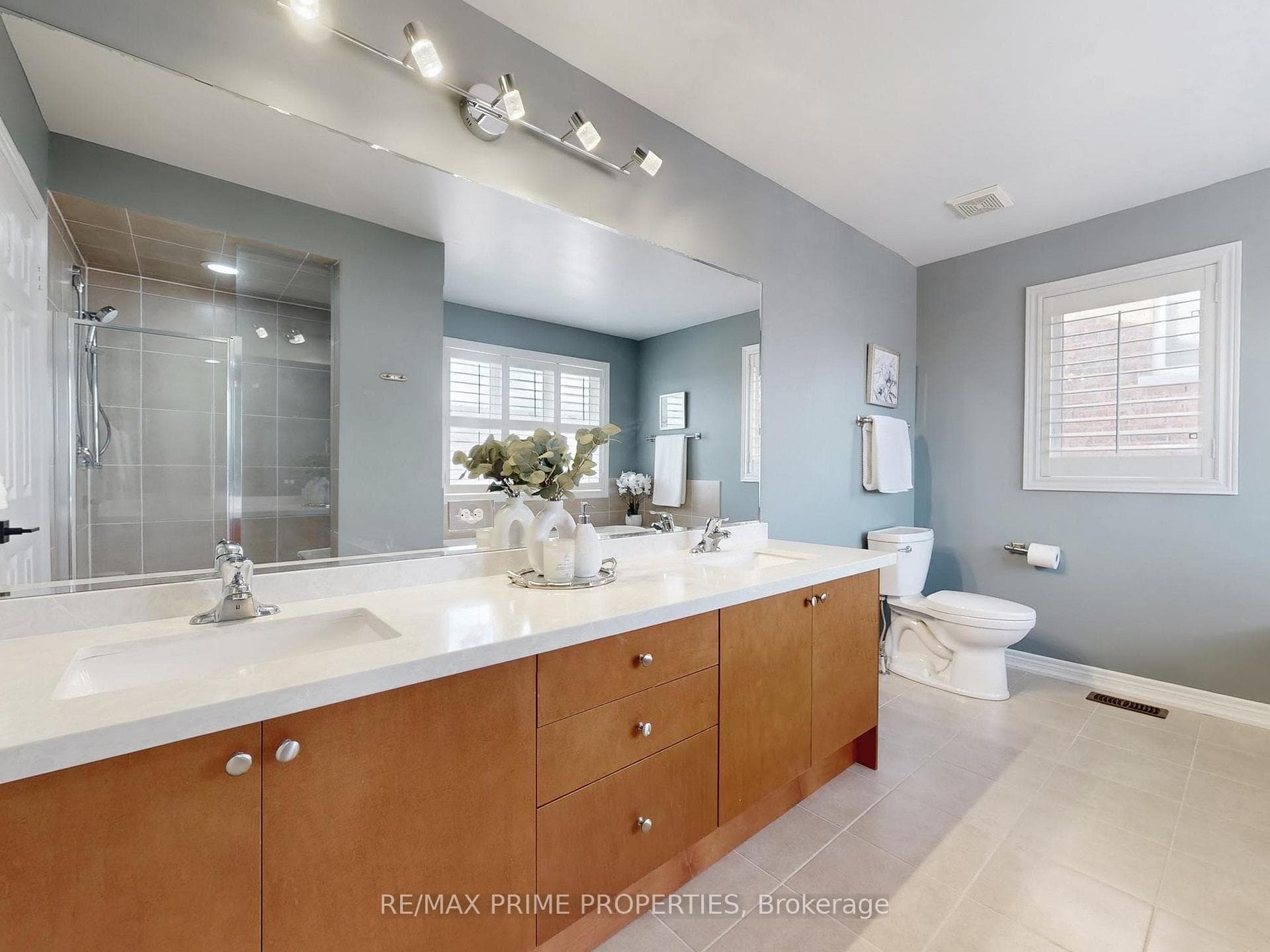 71 Everett Street photo 24