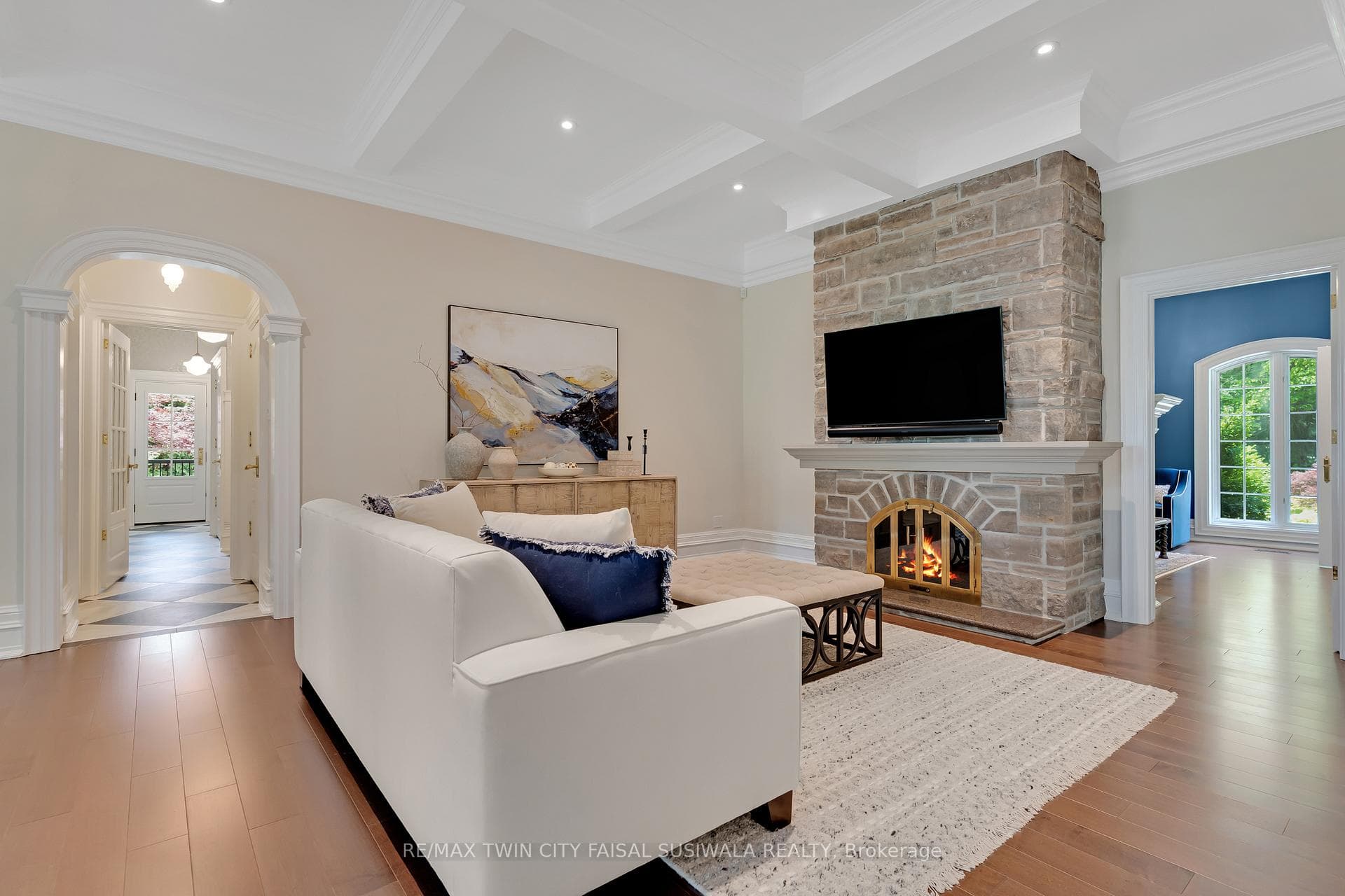 101 Deerpath Road photo 32