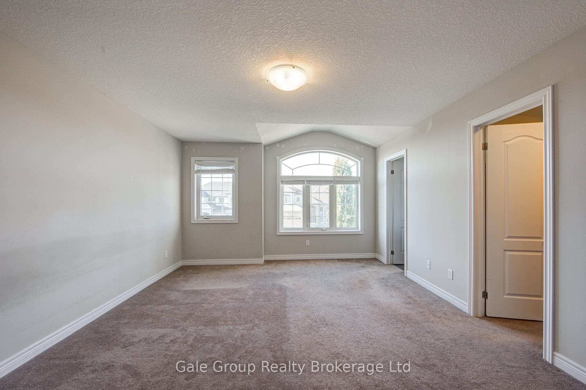 722 Normandy Drive photo 24