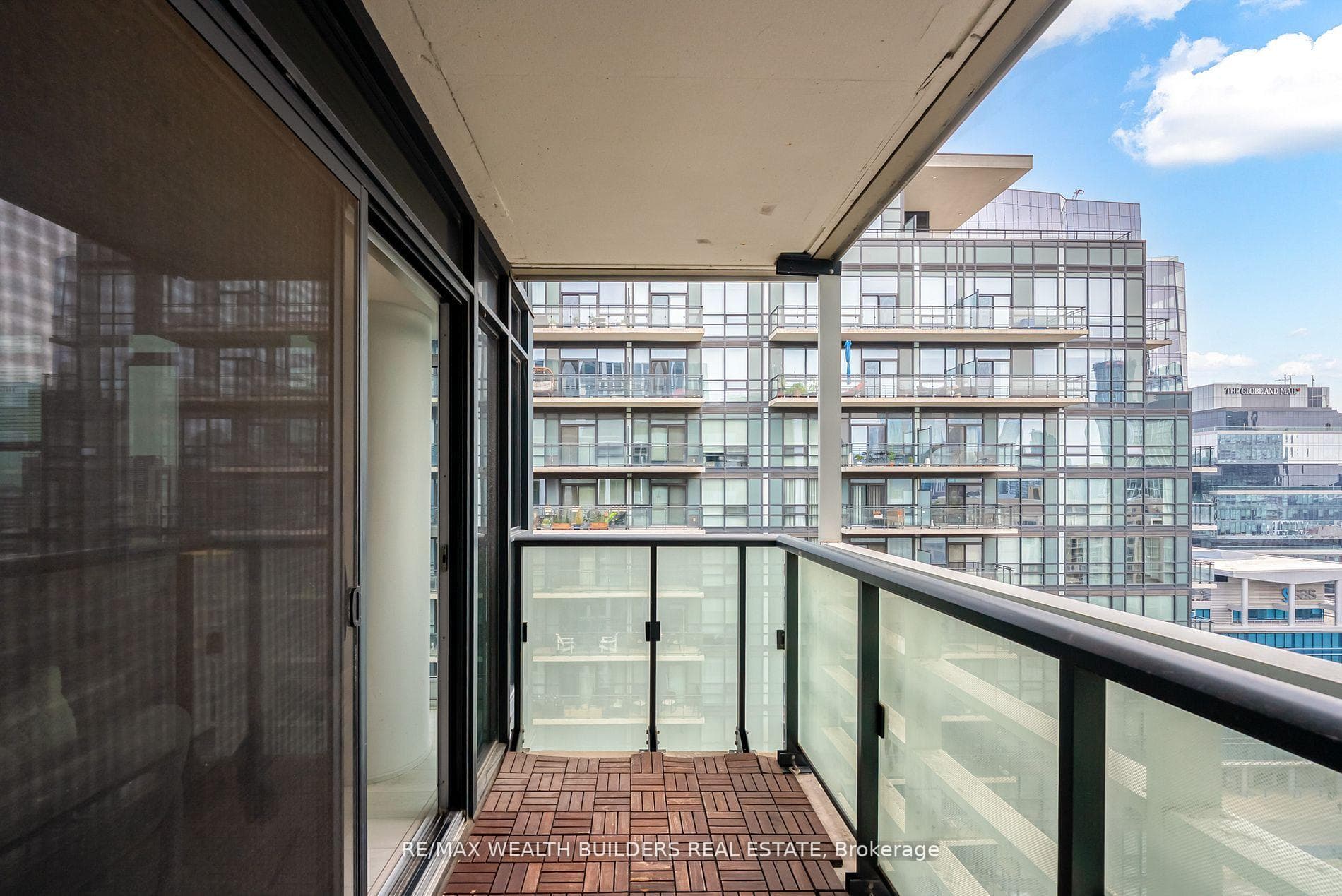400 Adelaide Street Unit 2322 photo 31