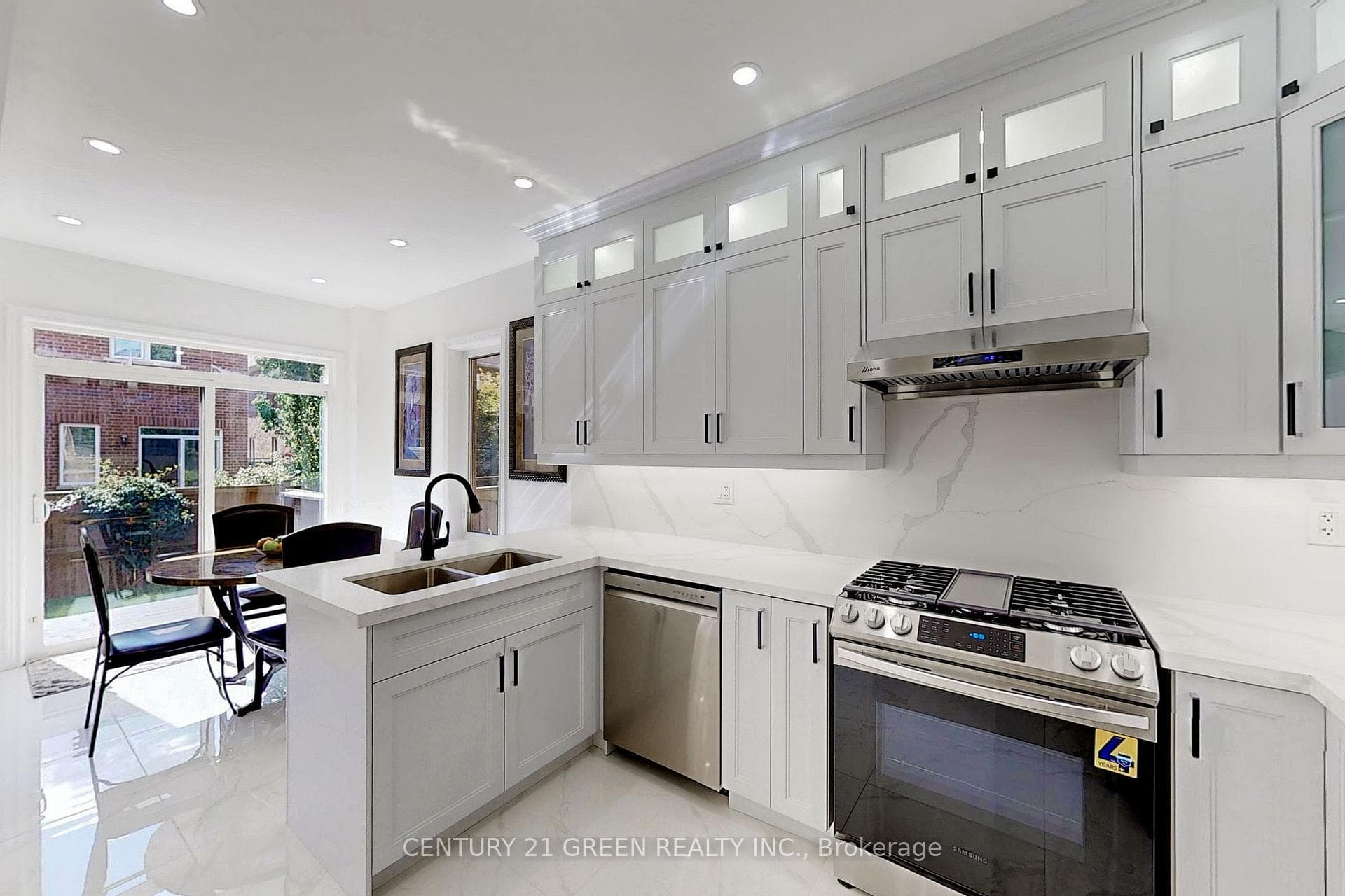 148 Swindale Drive photo 12