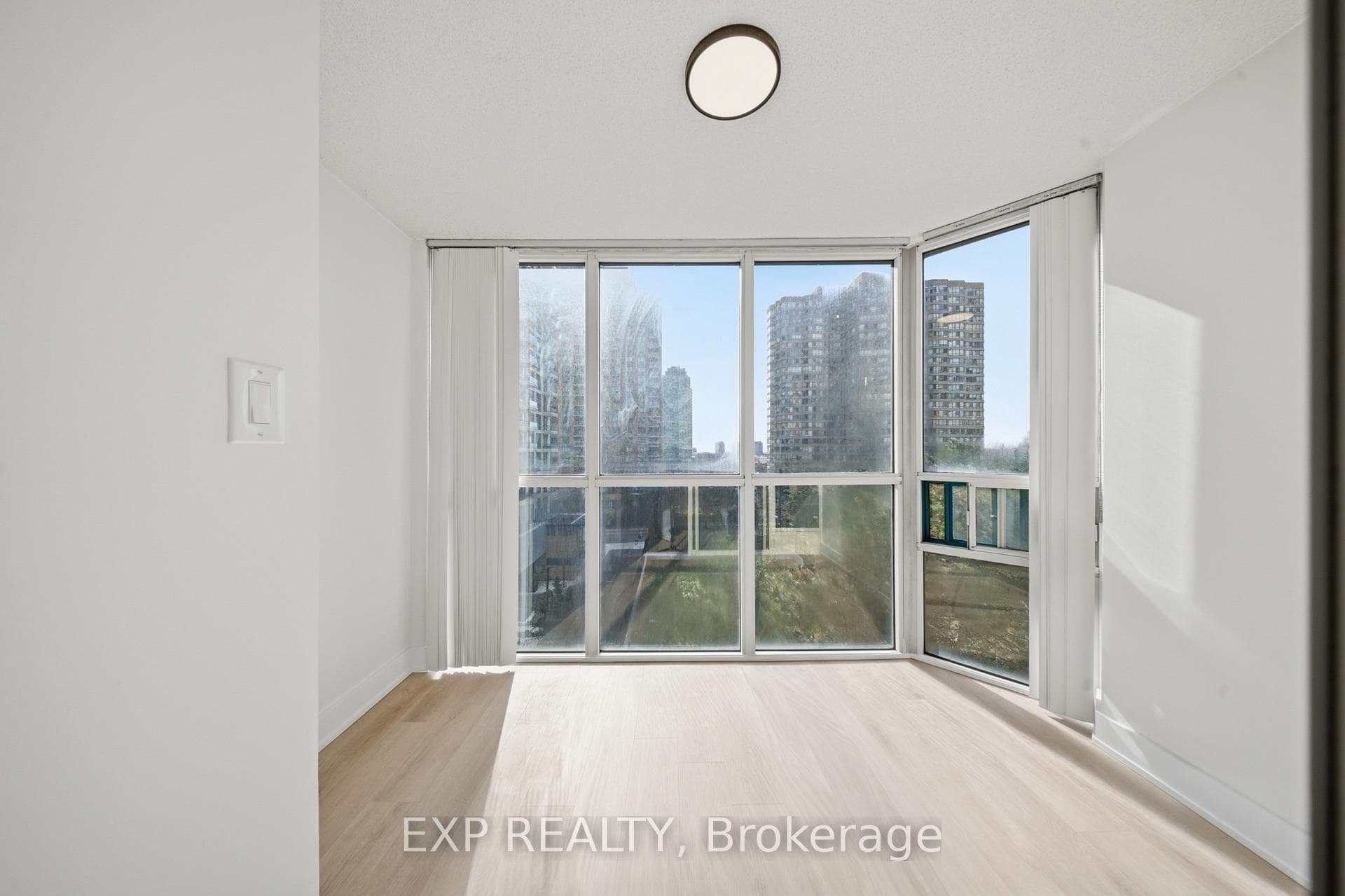 265 Enfield Place Unit 510 photo 23