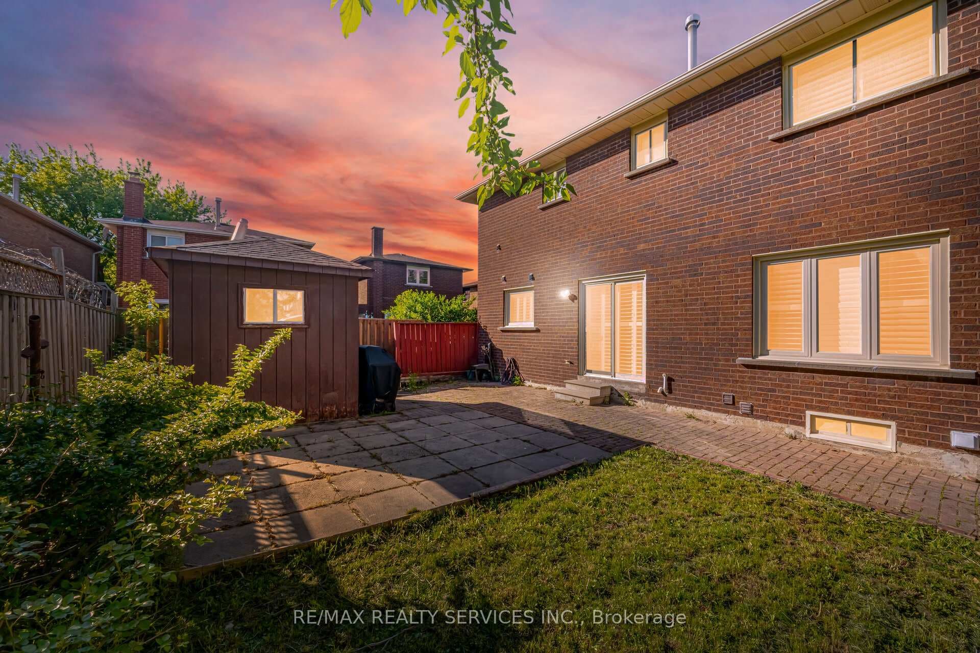 26 Sunforest Drive photo 50