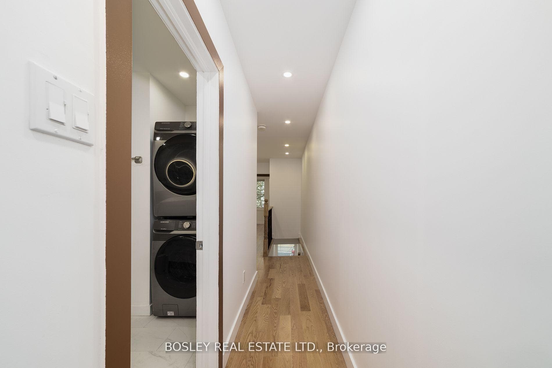 926 Kingston Road Unit A photo 9