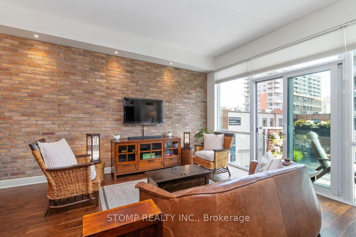 112 George Street Unit S414 photo 18
