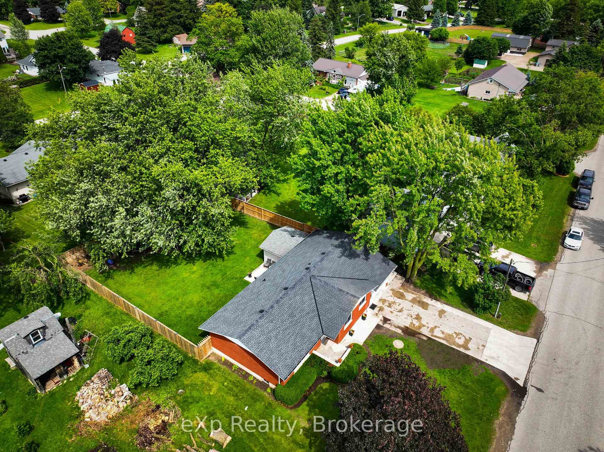 4094 Queen Street photo 39