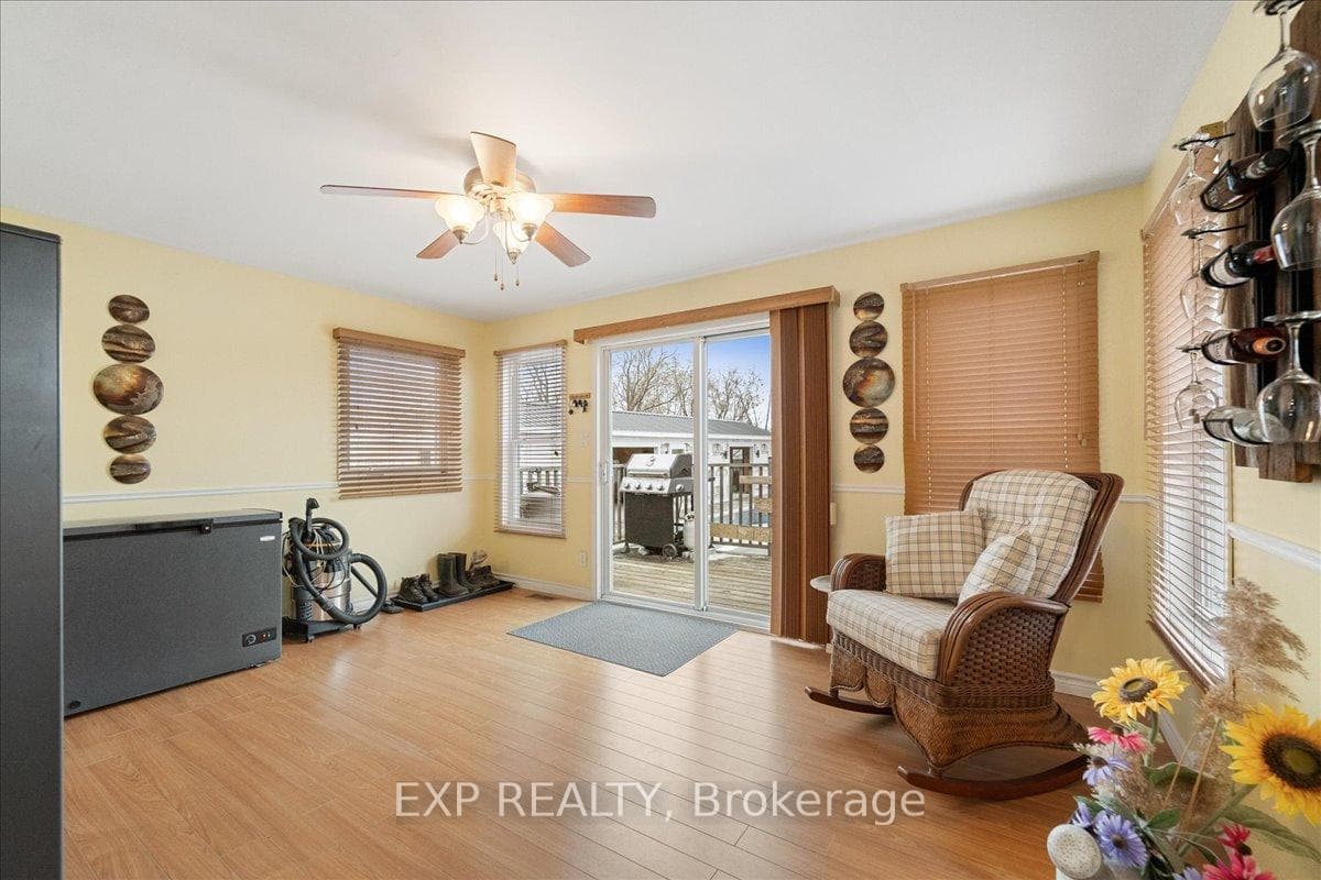 213 Longueuil Street photo 20