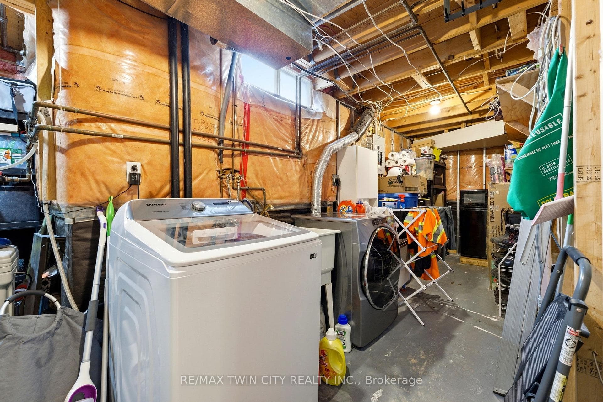 Laundry & Utility room.