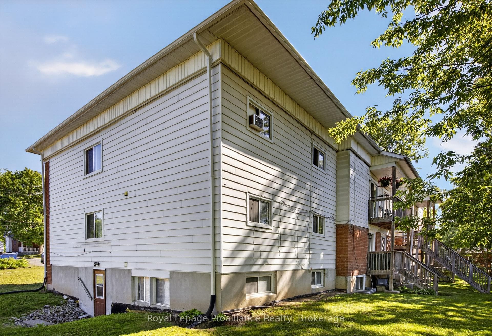 171 Hazlitt Street Unit 3 photo 13