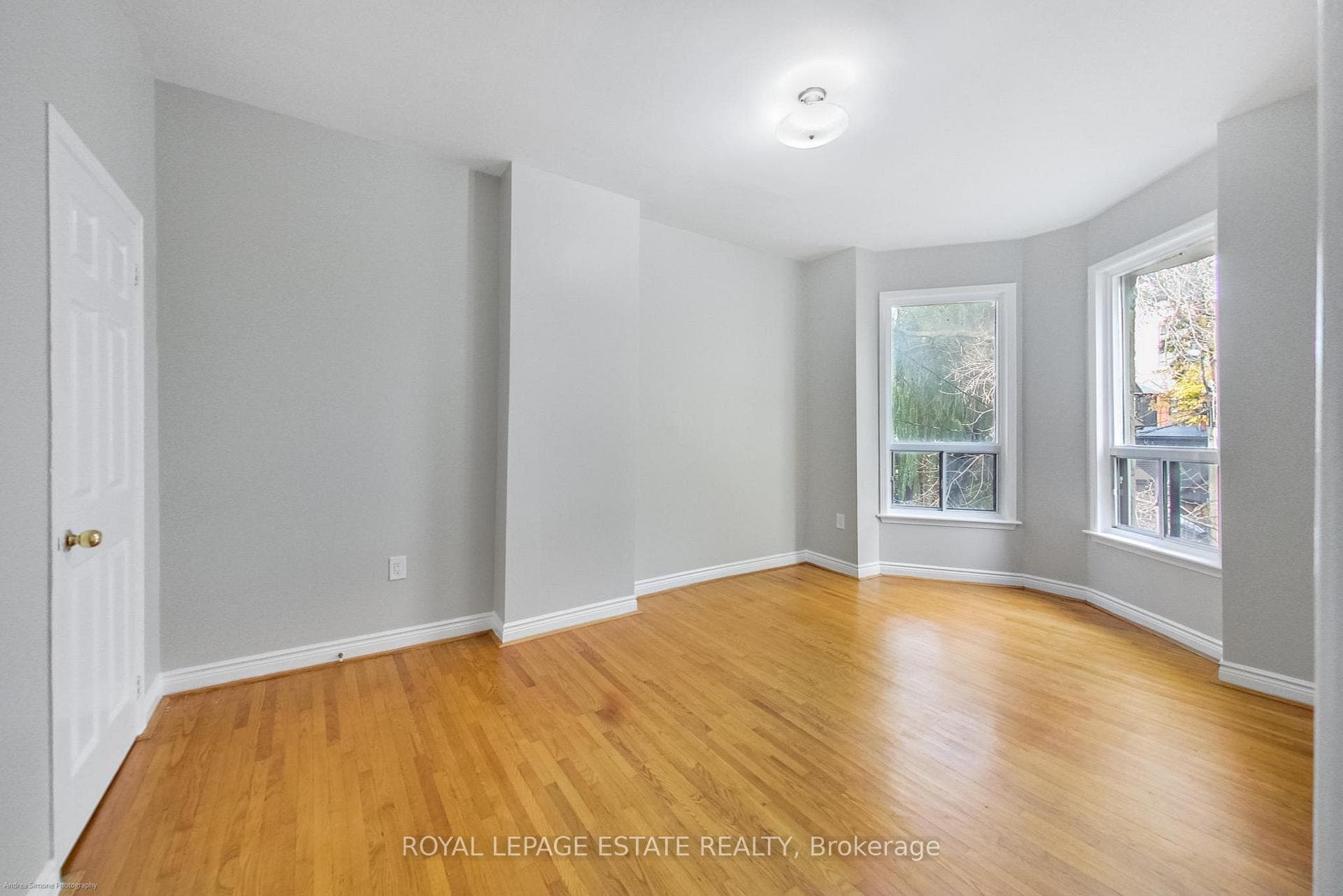 Living Room Hardwood floors