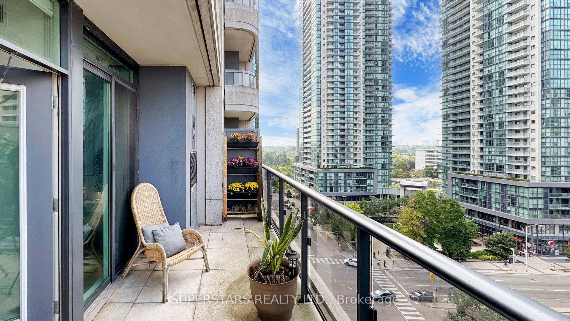 33 Empress Avenue Unit 516 photo 14