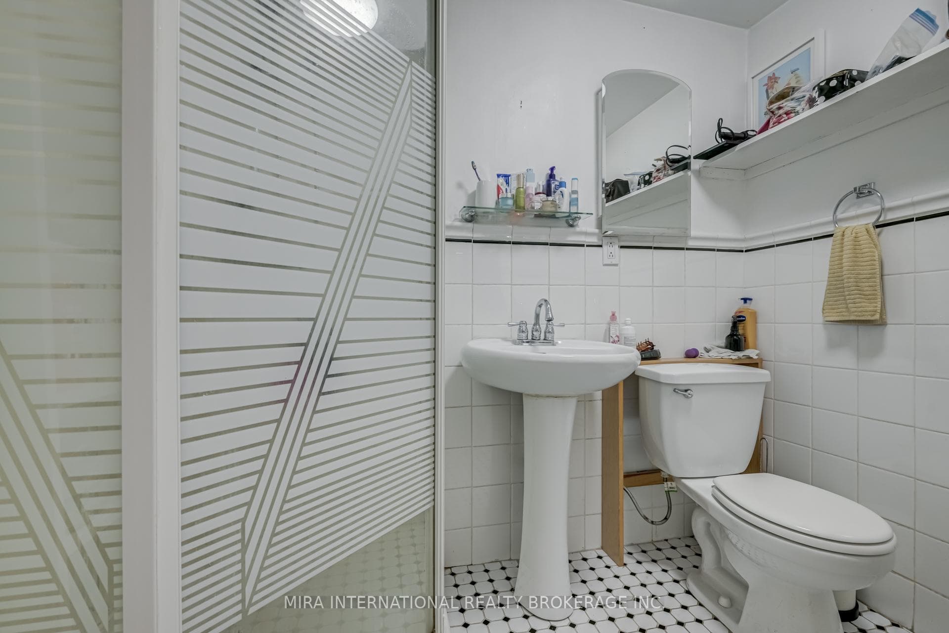 60 Brock Avenue Unit 102 photo 15