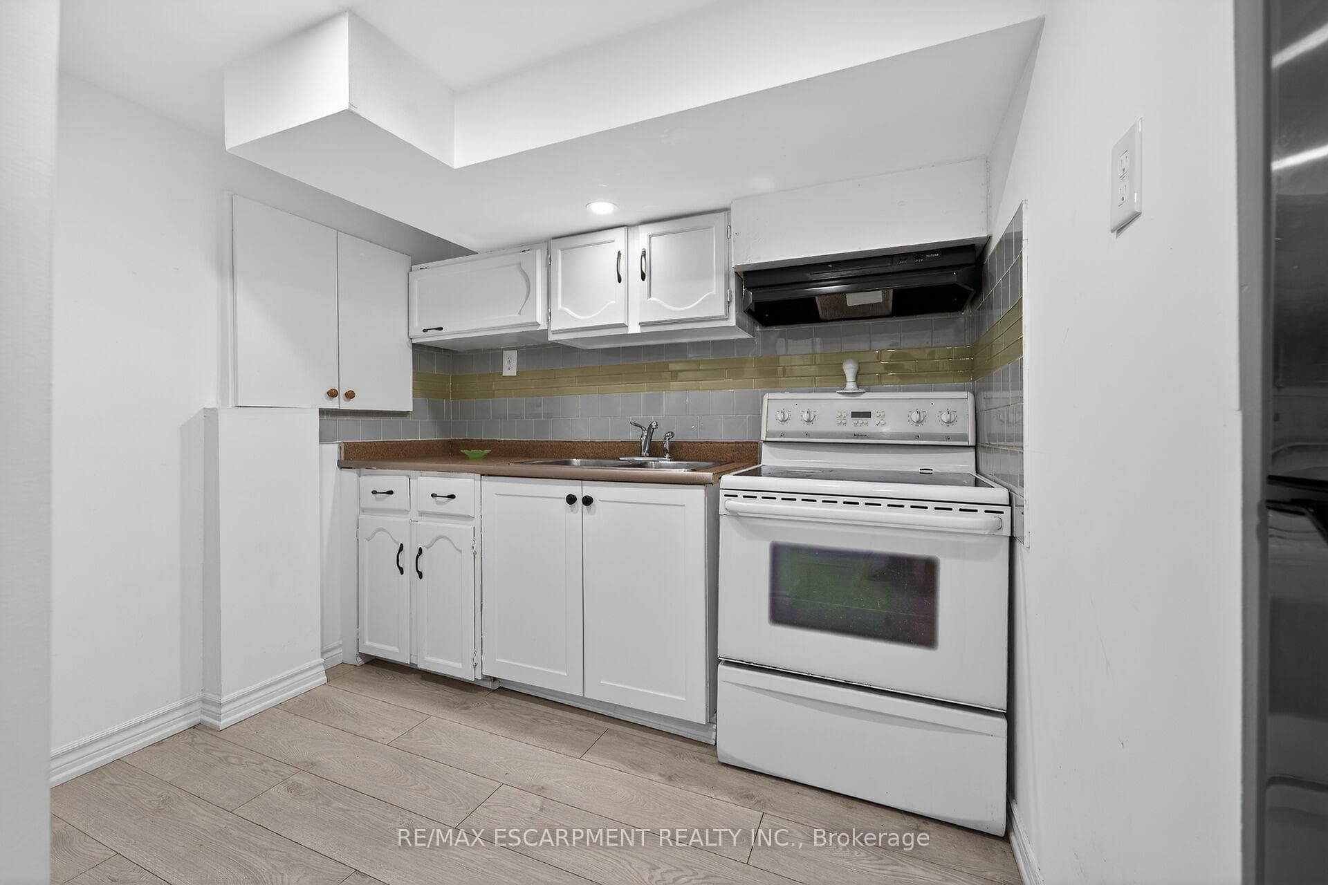 1675 Upper Gage Avenue Unit 47 photo 27
