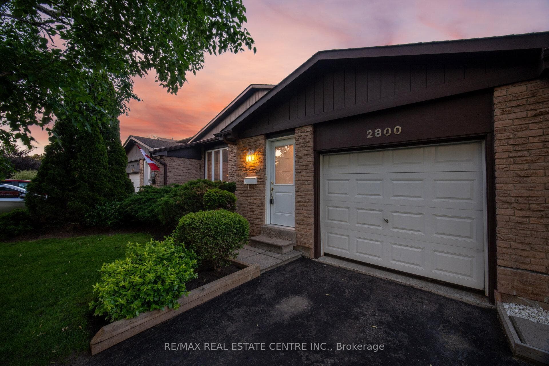 2800 Bucklepost Crescent photo 6