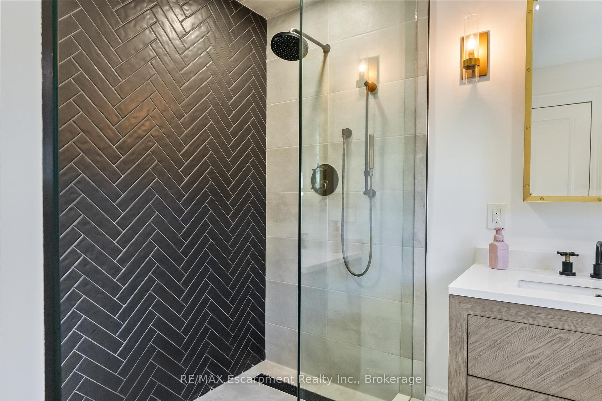 138 Cavendish Court photo 22