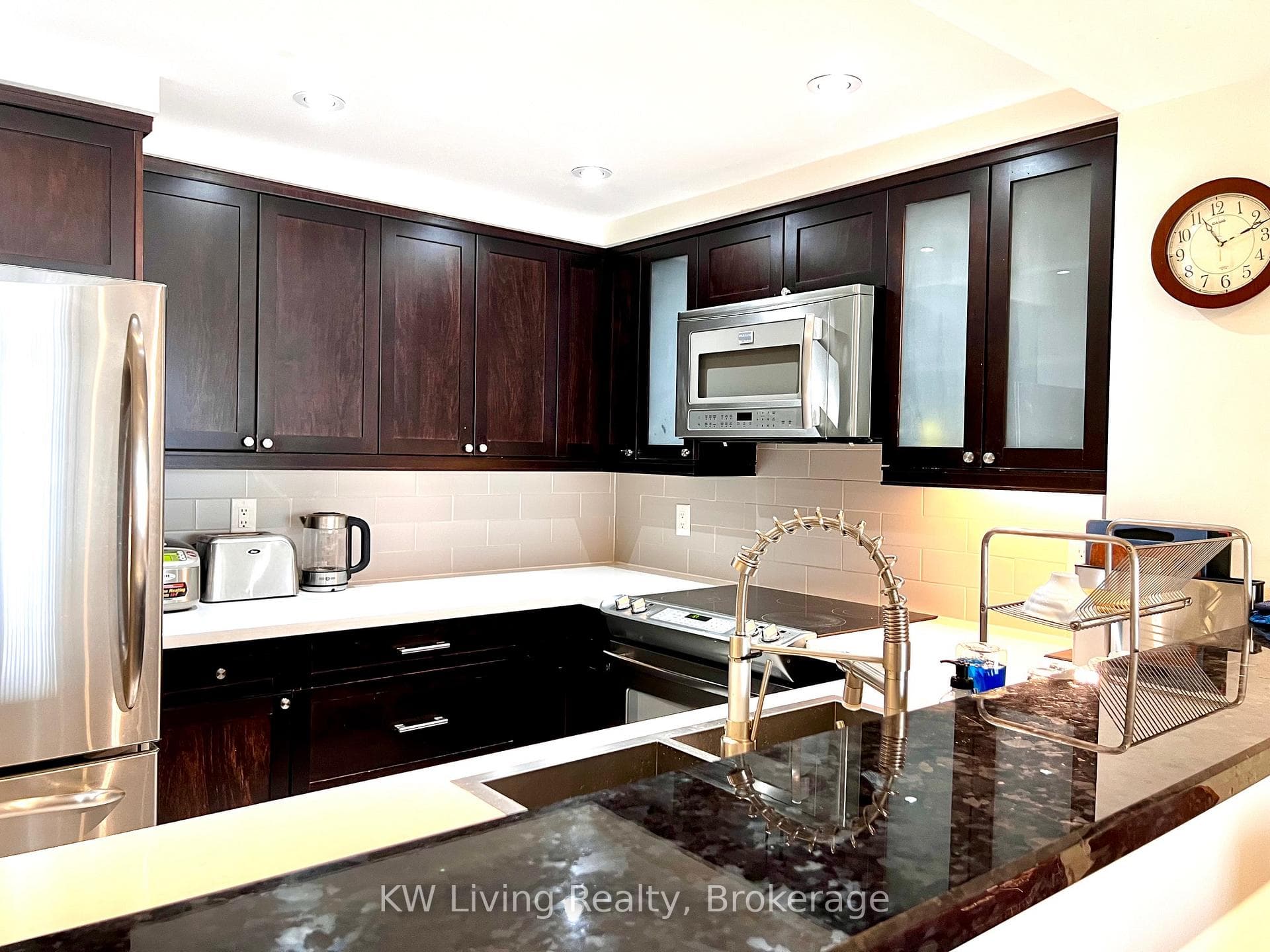 28 Hollywood Avenue Unit 408 photo 8