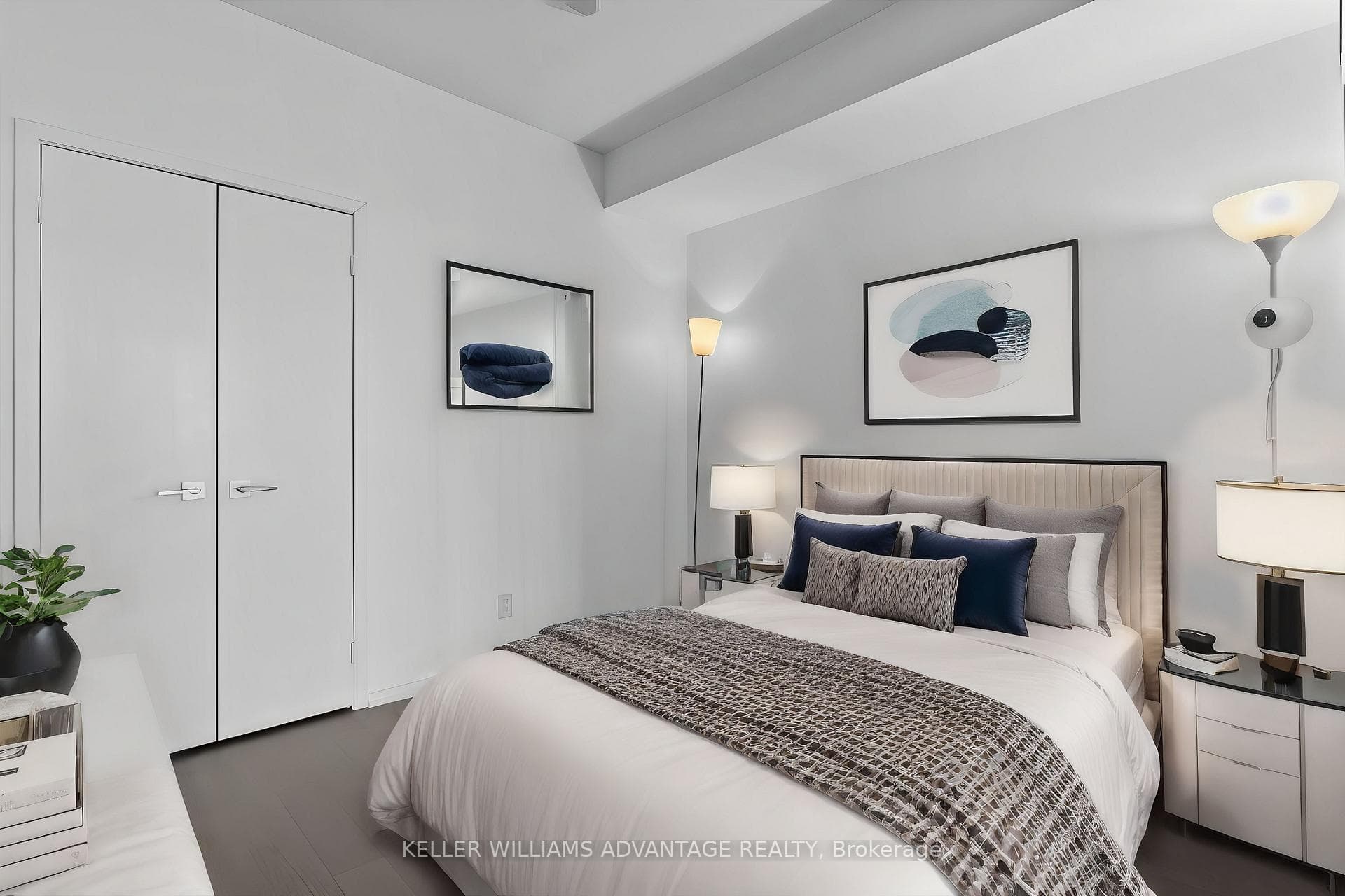 Virtually staged - Bedroom with closet