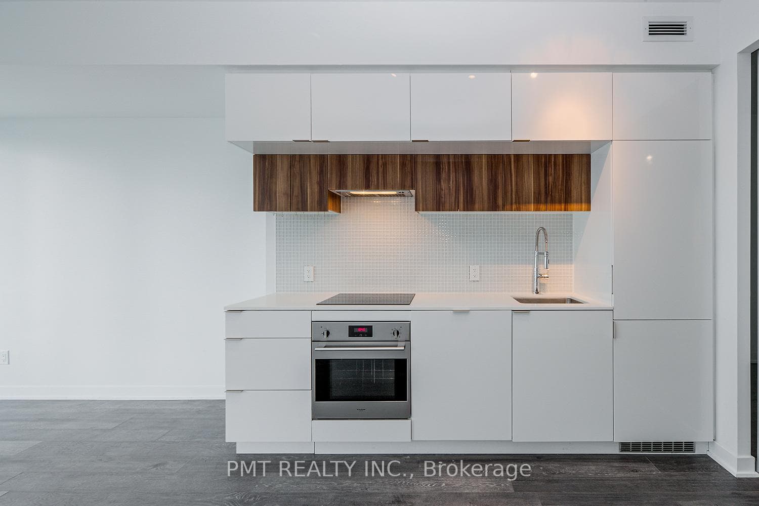 185 Roehampton Avenue Unit 2401 photo 25