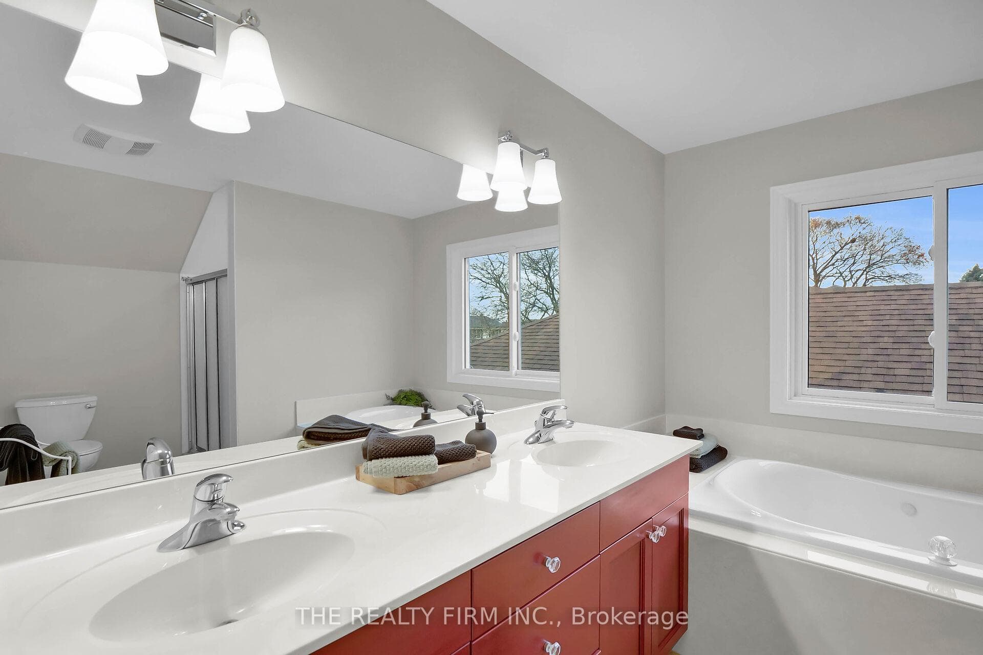 30 Cavanaugh Crescent photo 26