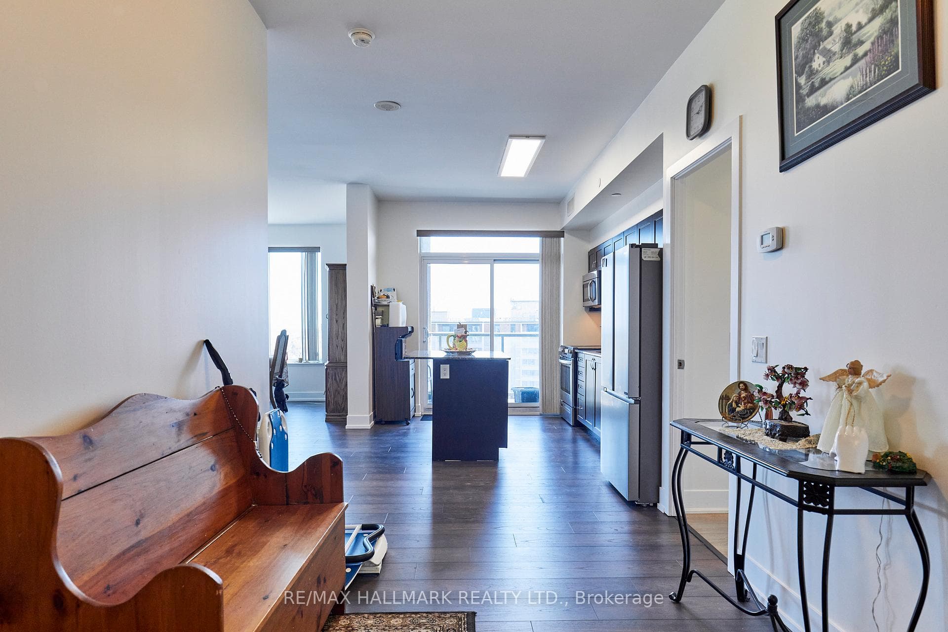 1215 Bayly Street Unit 1604 photo 2