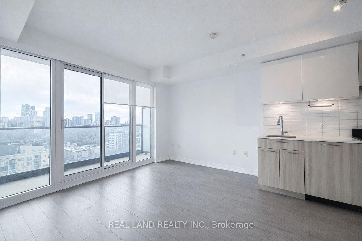 251 Jarvis Street Unit 1702 photo 3