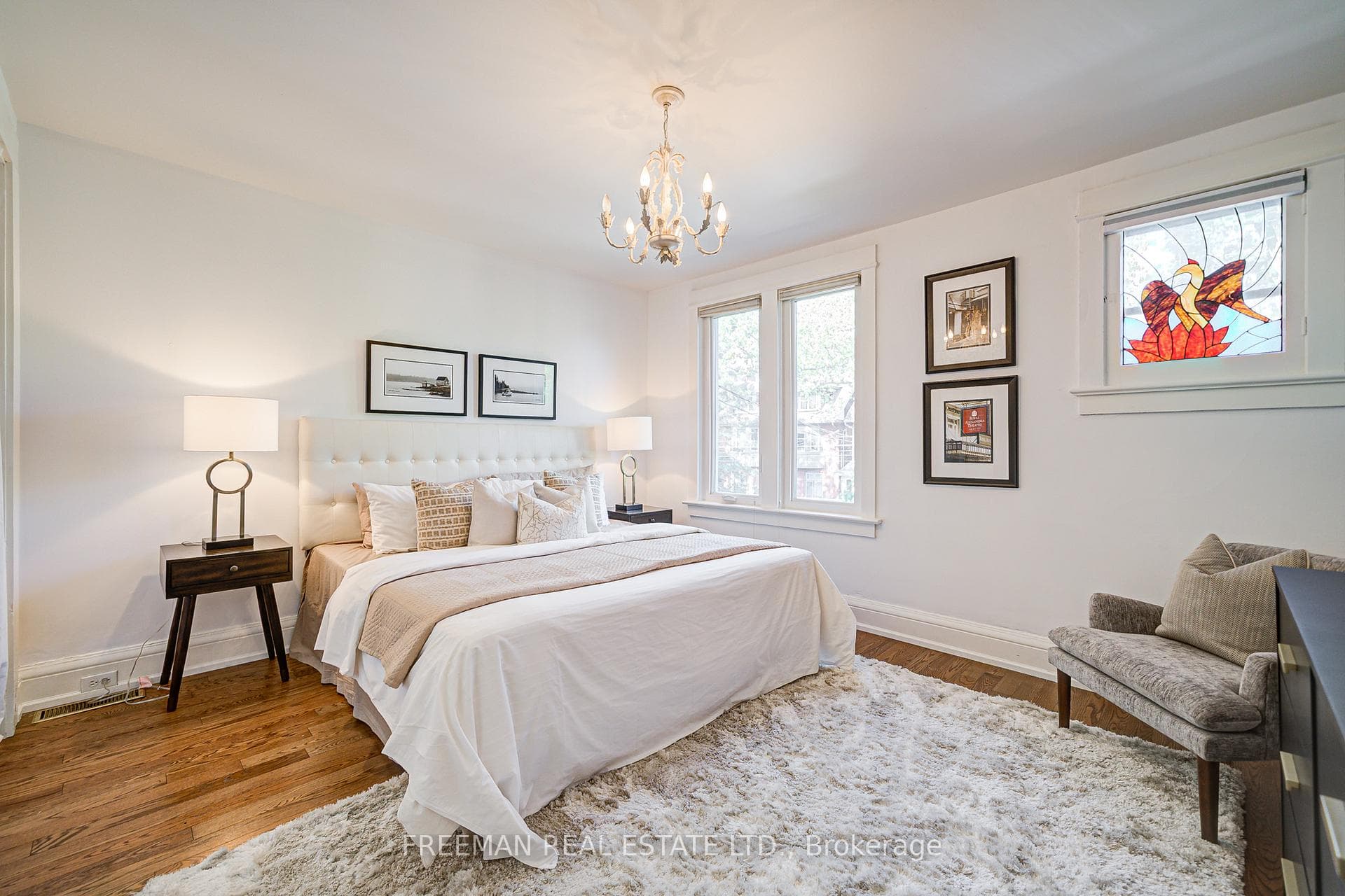 784 Markham Street photo 24